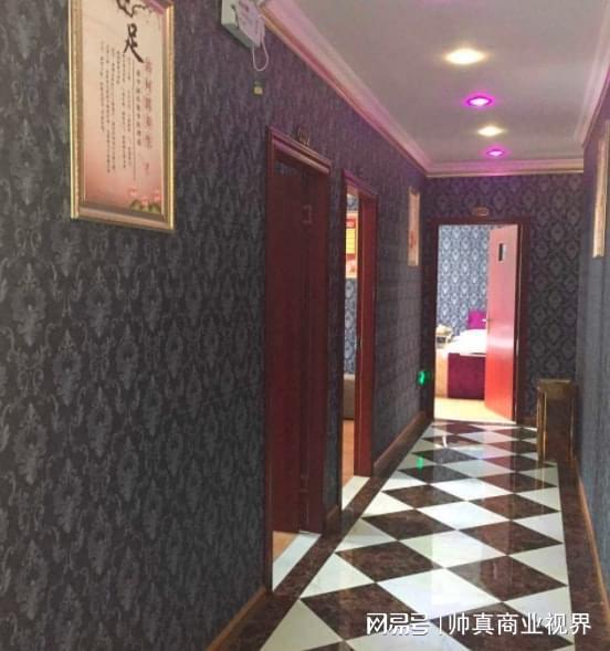 中國(guó)足浴行業(yè)圖鑒 男技師月入過(guò)萬(wàn)，服務(wù)模式趨向“海底撈化”，創(chuàng)新融合理發(fā)服務(wù)